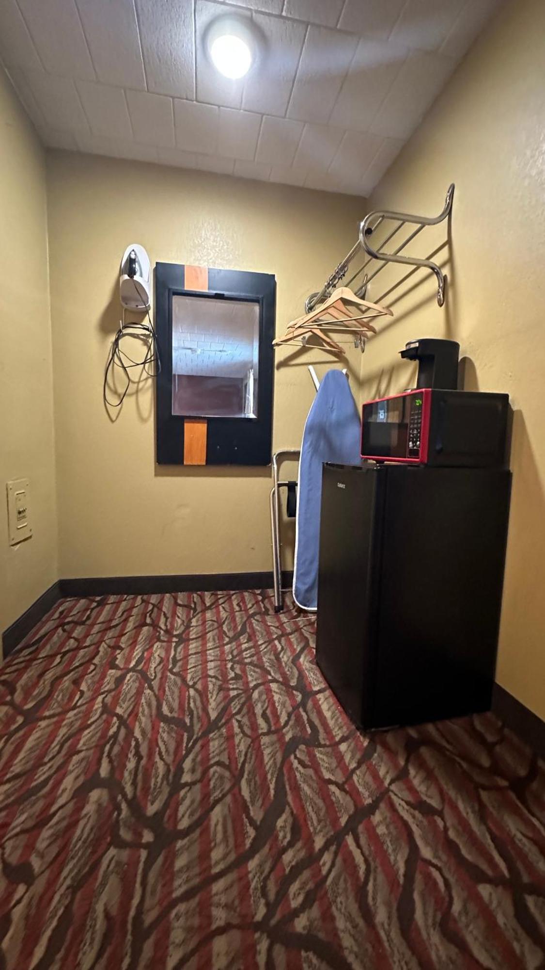 B'More Inn Motel بالتيمور المظهر الخارجي الصورة